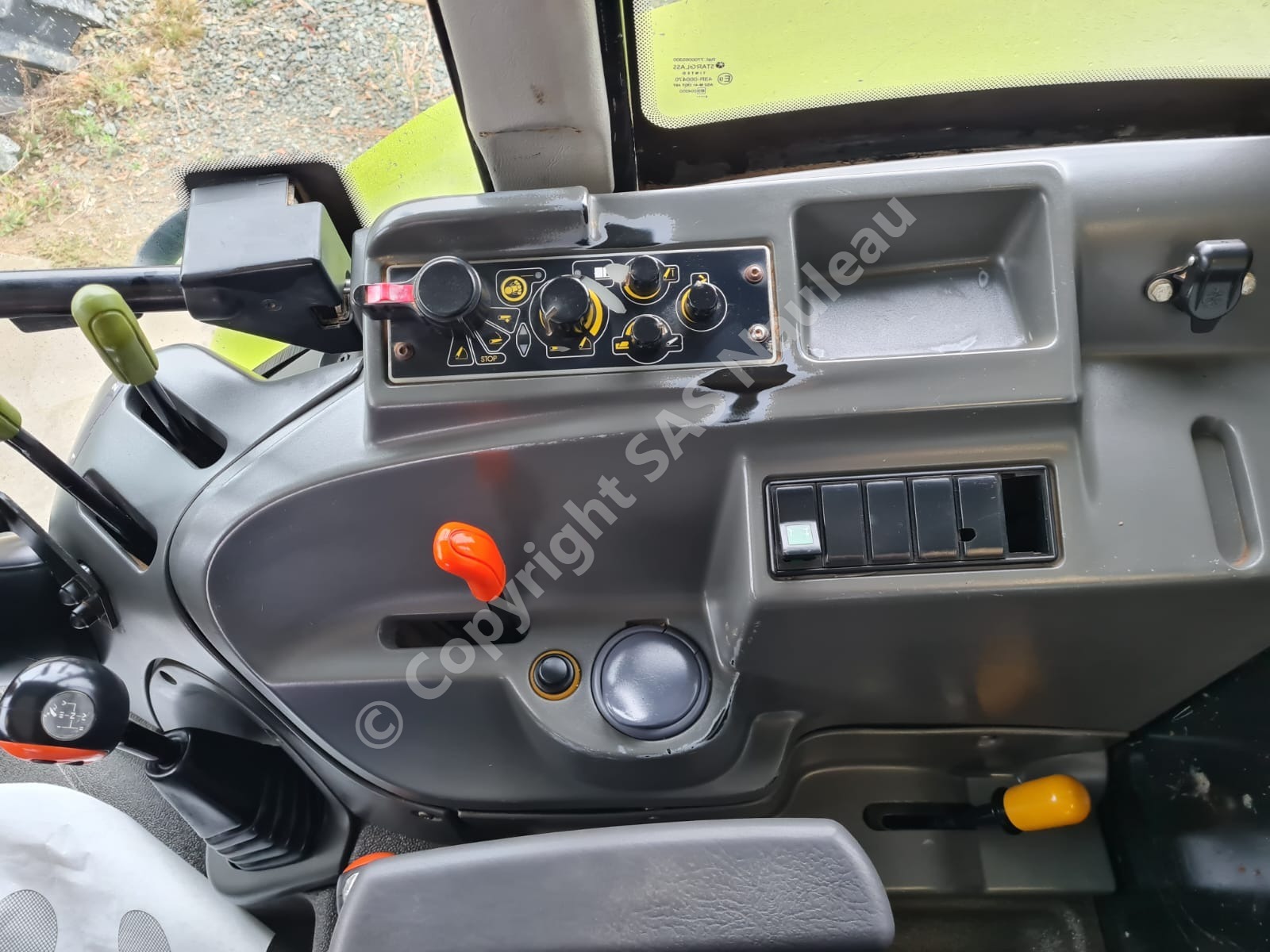 CLAAS AXOS 330 CX