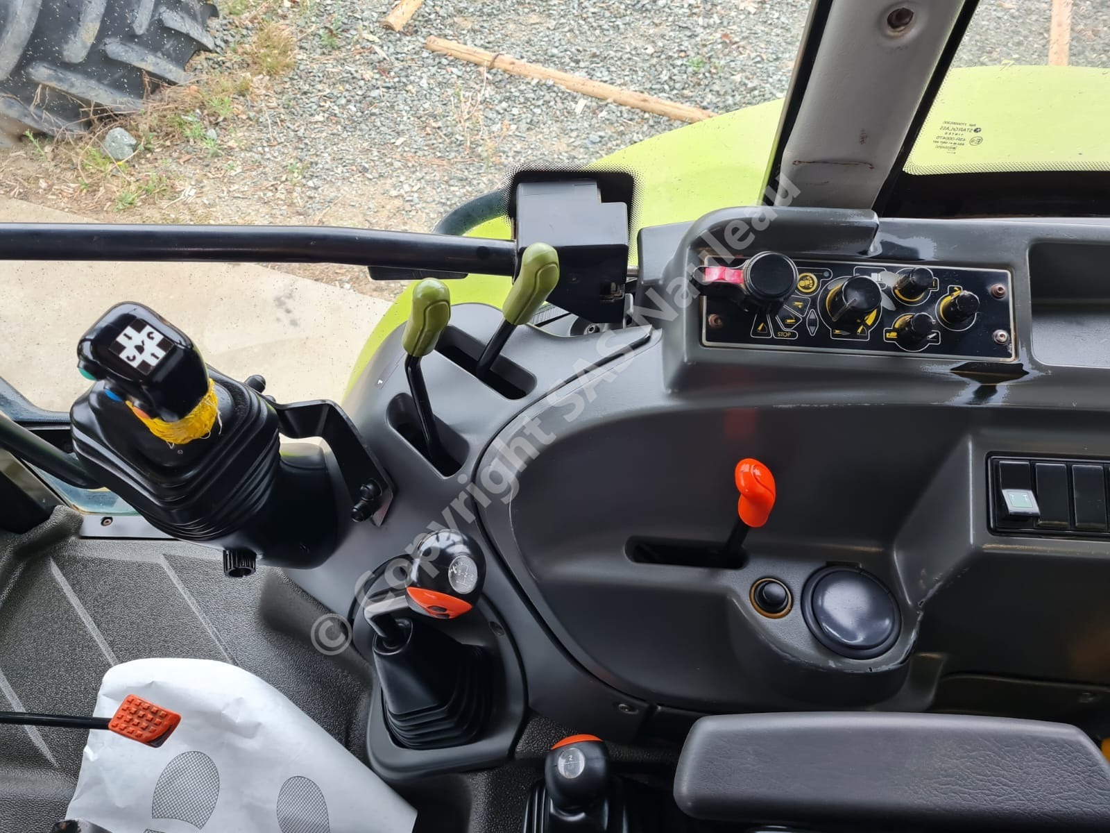 CLAAS AXOS 330 CX