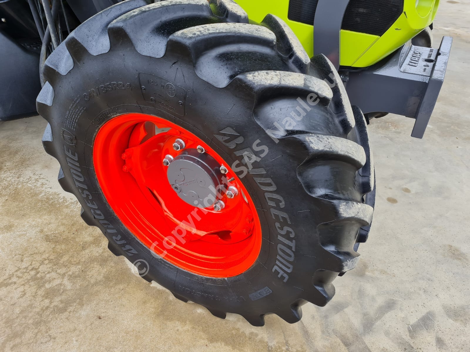 CLAAS AXOS 330 CX