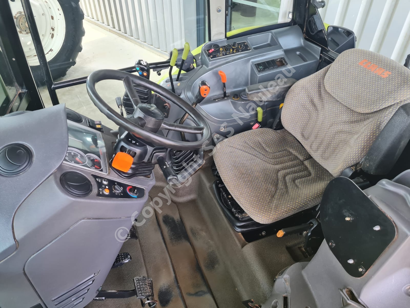CLAAS AXOS 340