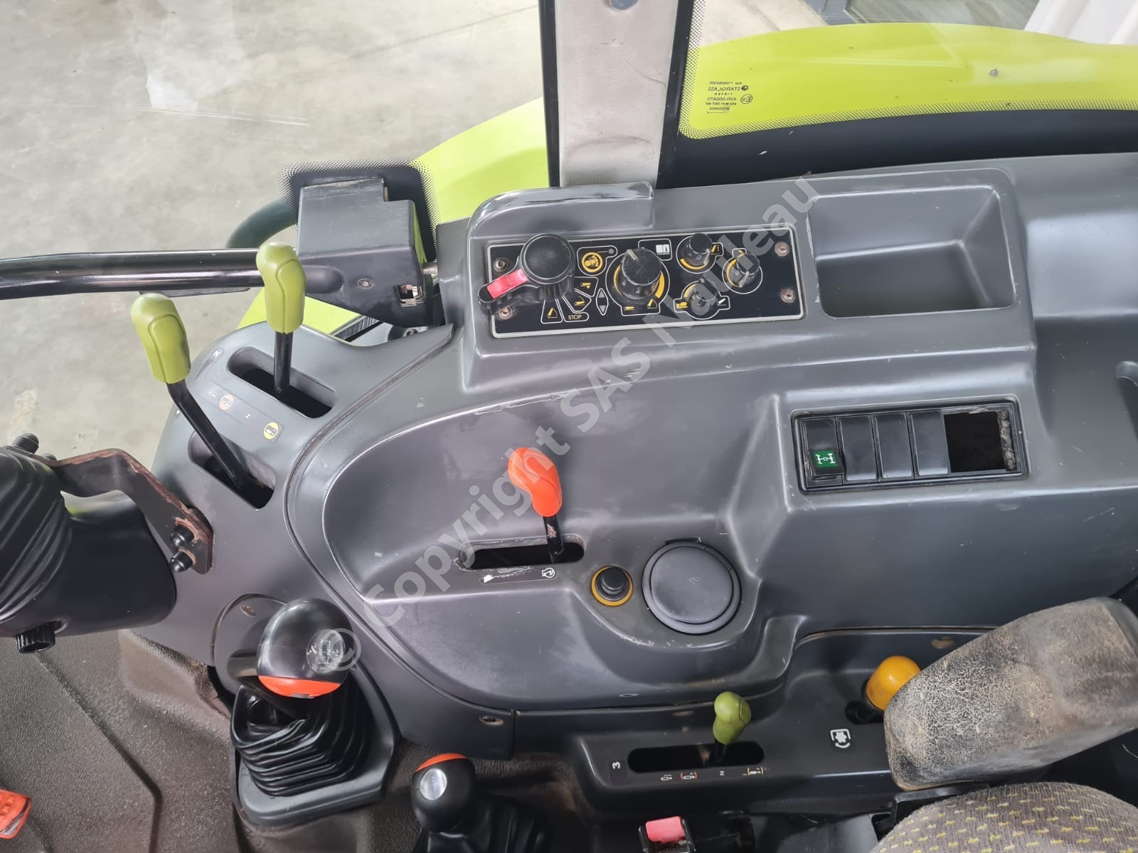 CLAAS AXOS 340