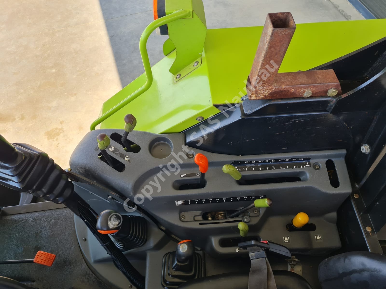 CLAAS AXOS 340