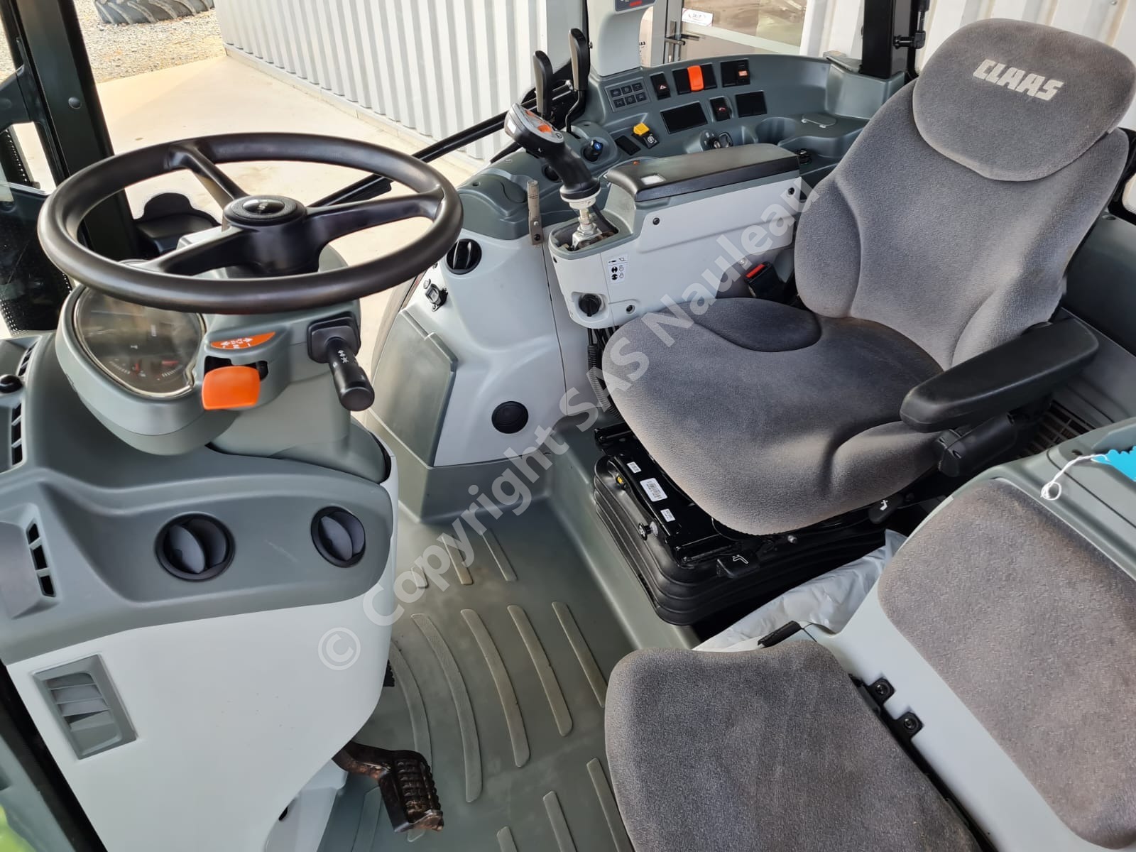 CLAAS ARION 420 CABINE BASSE