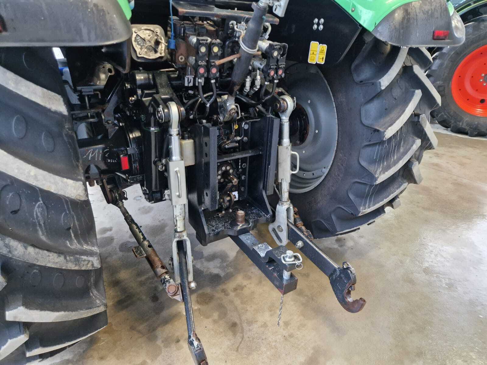 DEUTZ AGROTRON 6130.4