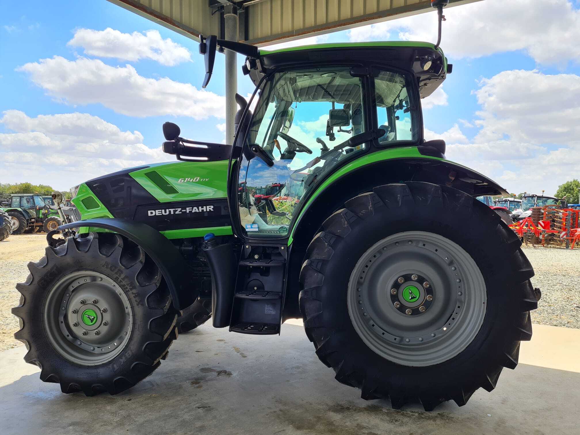 DEUTZ AGROTRON 6140.4 TTV