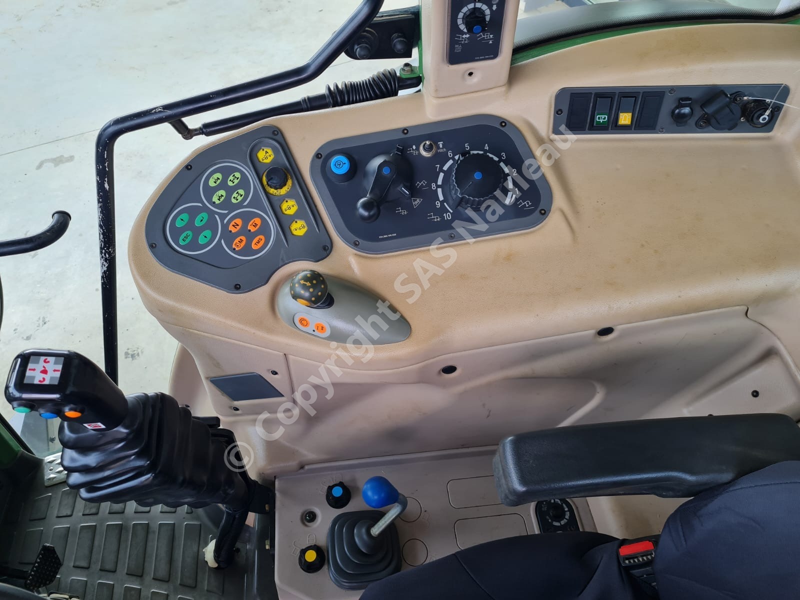 FENDT 210