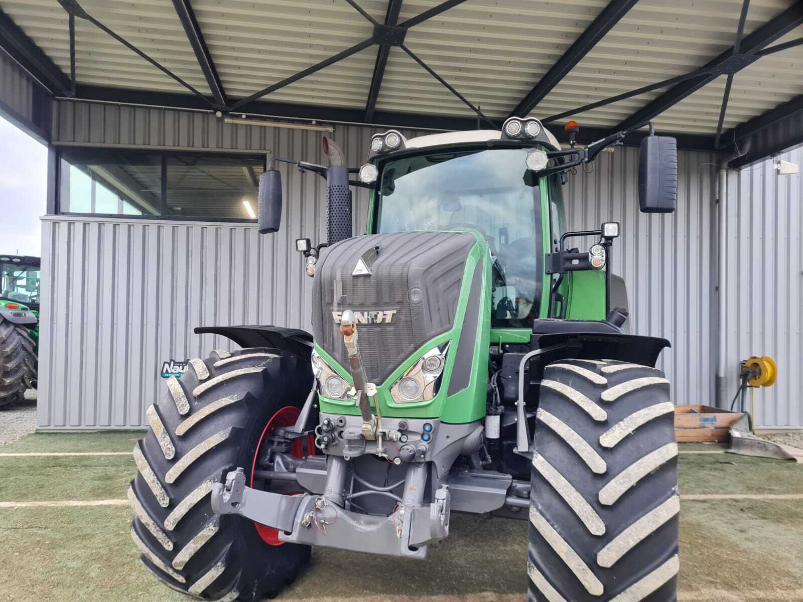 FENDT 826 PROFI PLUS