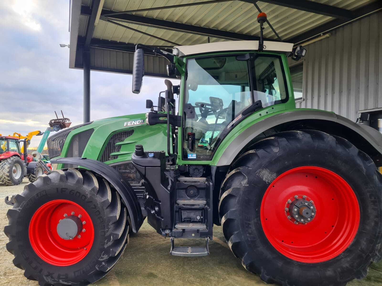 FENDT 826 PROFI PLUS