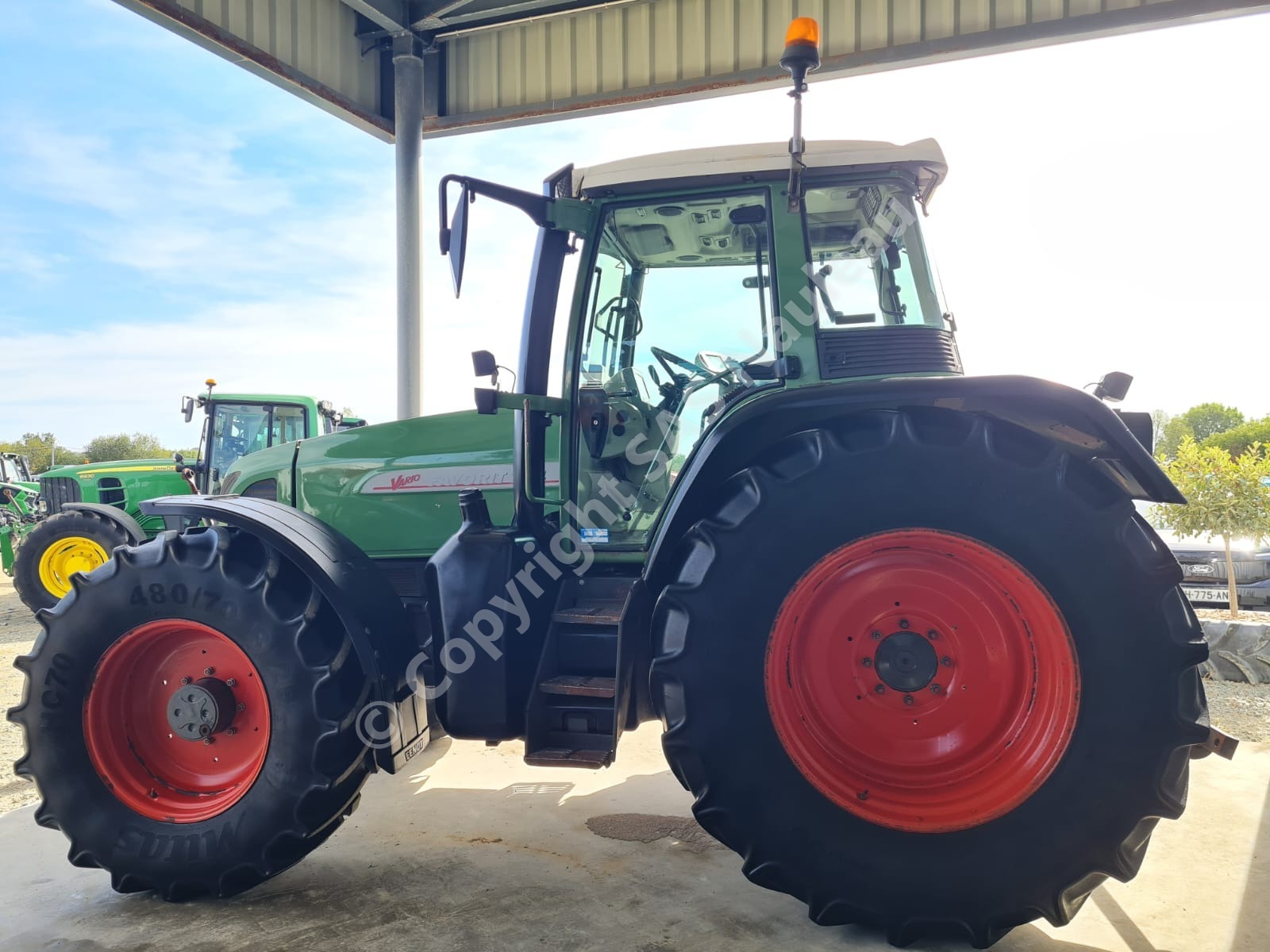 FENDT FAVORIT 714 VARIO
