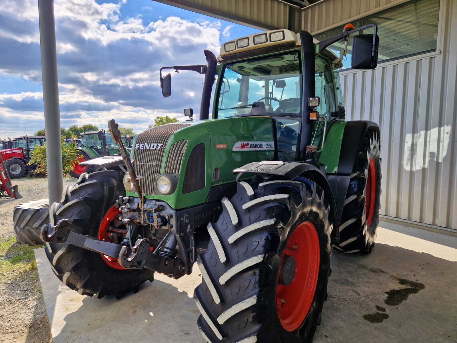 FENDT FAVORIT 714 VARIO