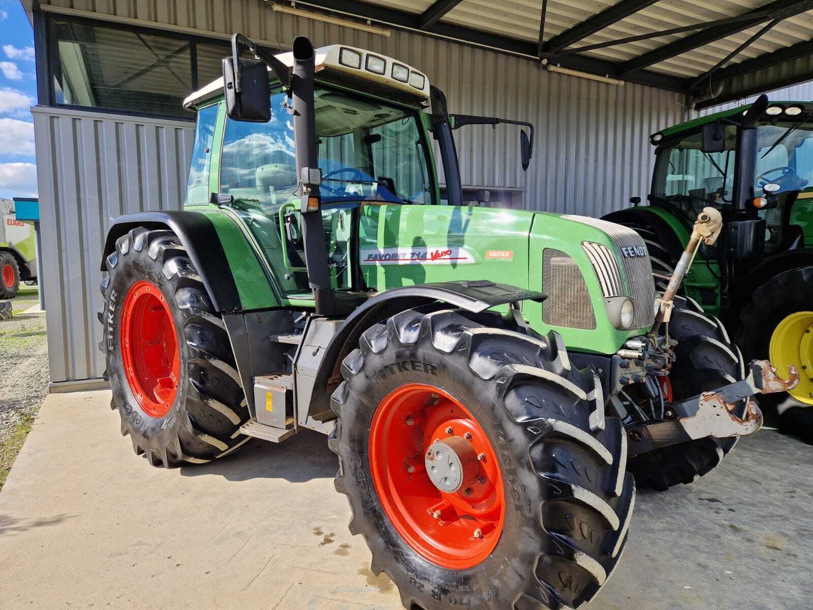 FENDT FAVORIT 714 VARIO