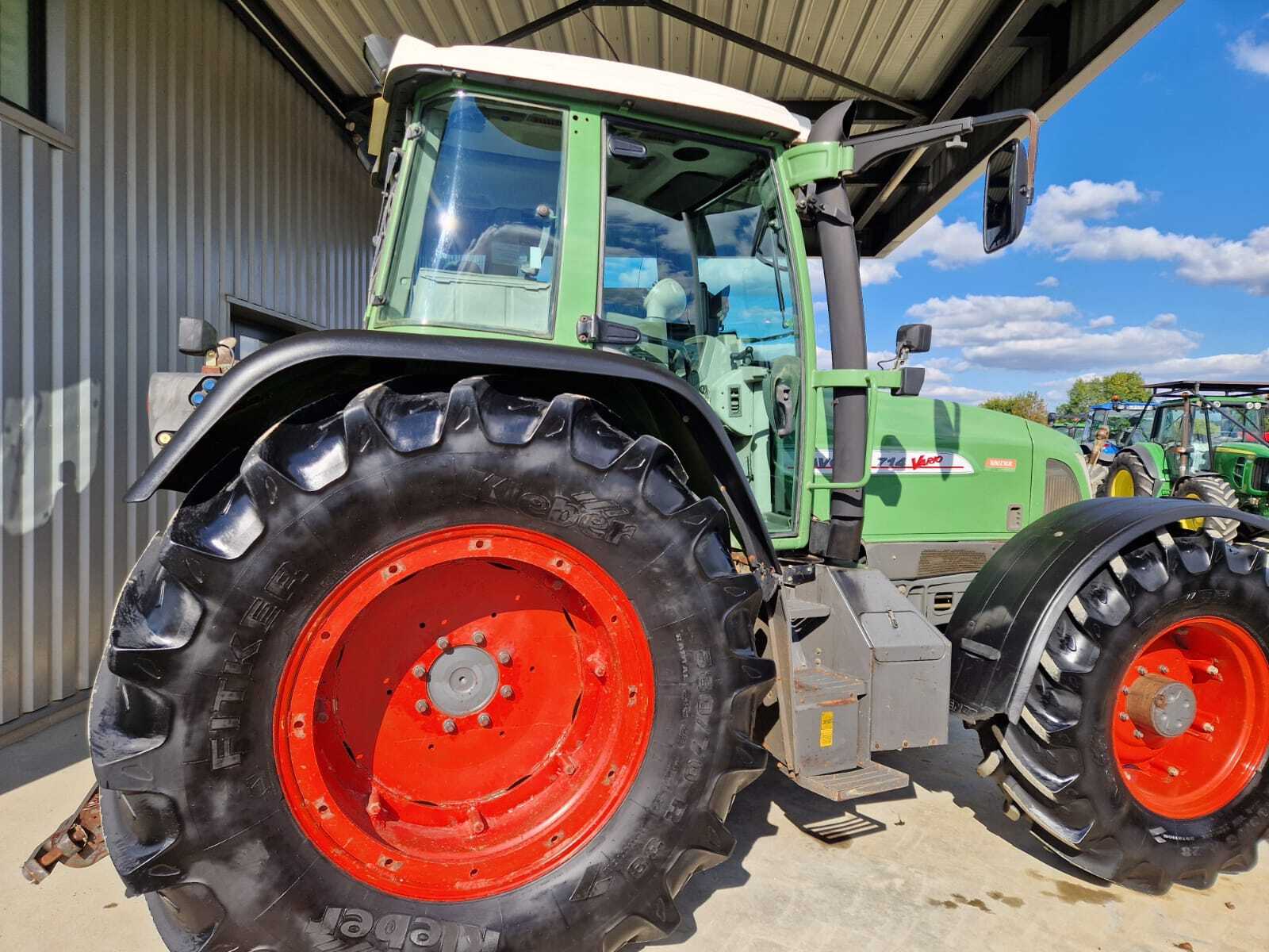 FENDT FAVORIT 714 VARIO