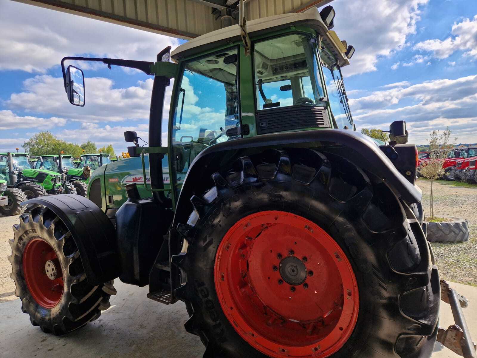 FENDT FAVORIT 714 VARIO