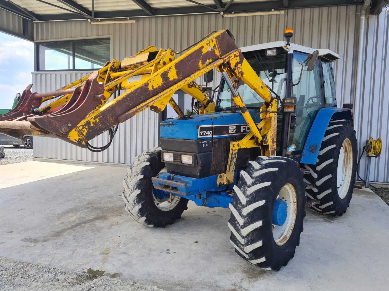 NEW HOLLAND 7740 SLE