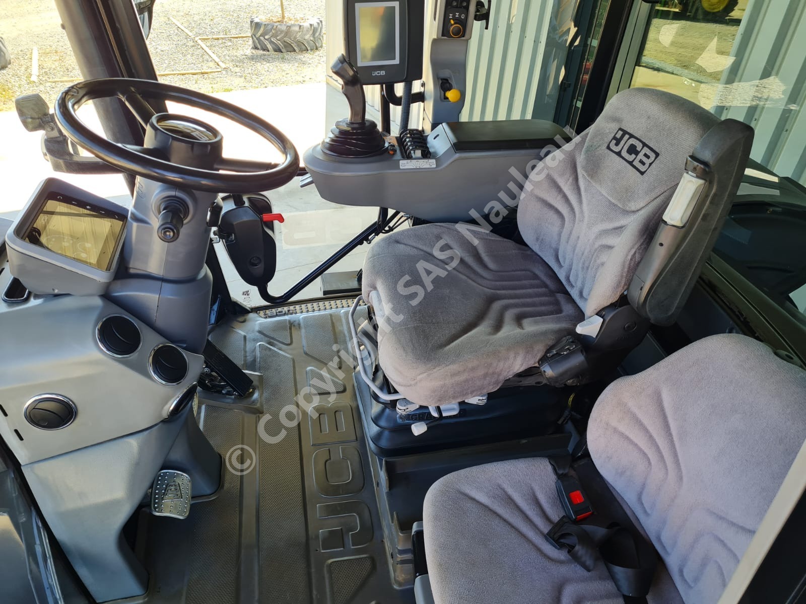JCB FASTRAC 4220