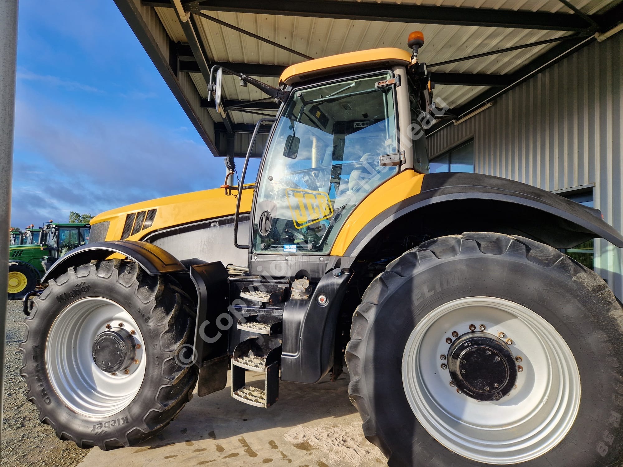 JCB FASTRAC 8250