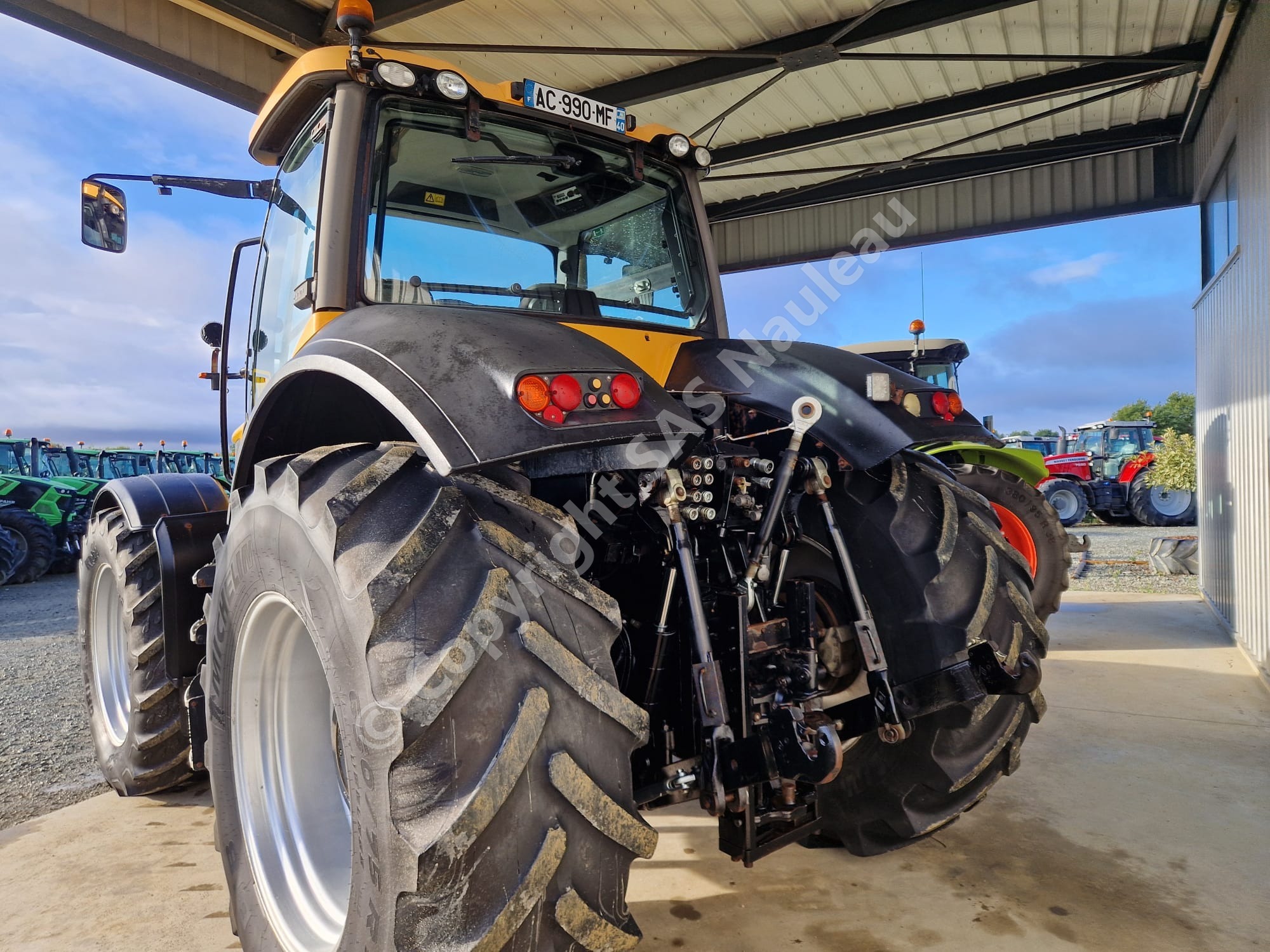 JCB FASTRAC 8250