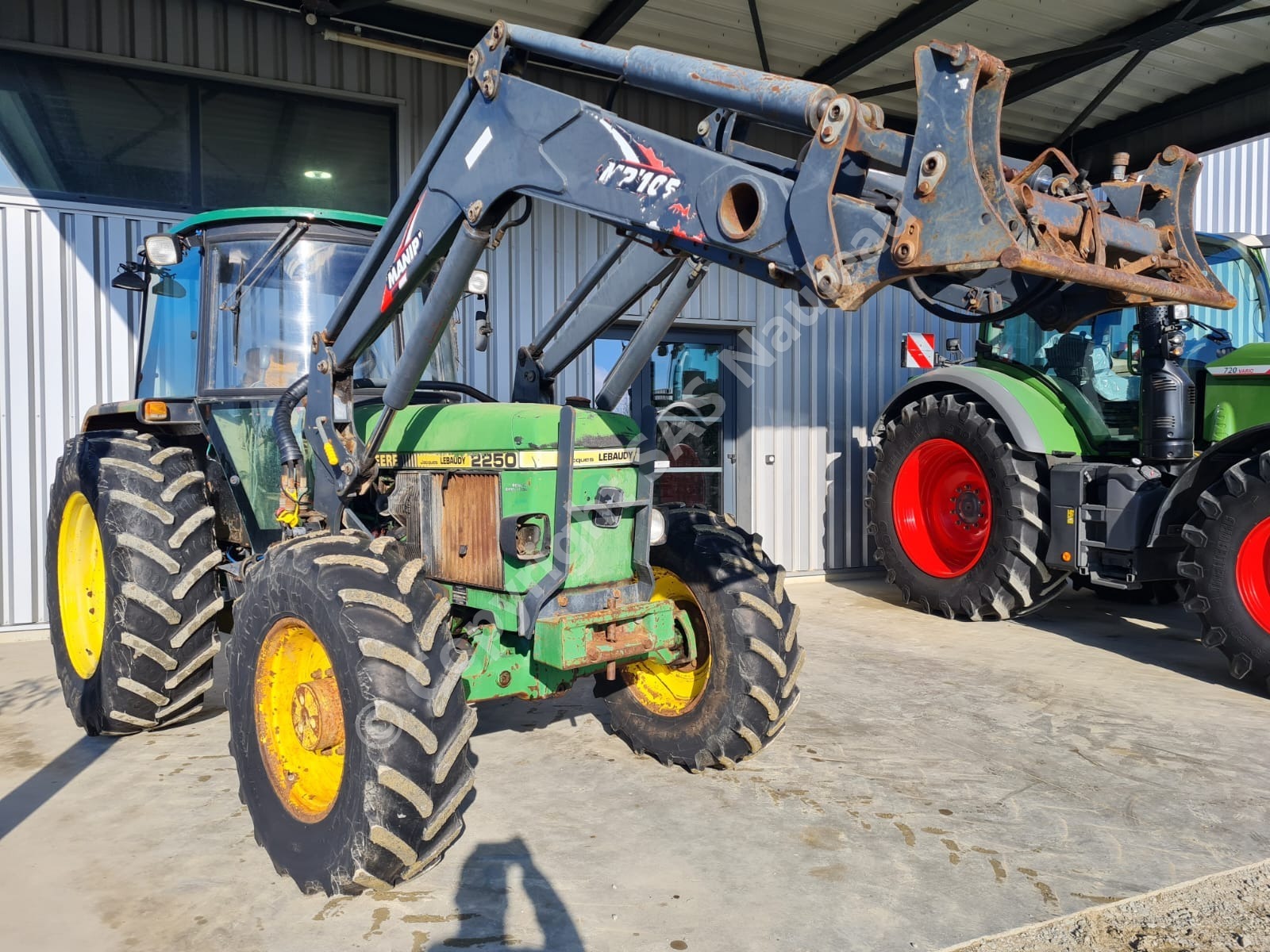 JOHN DEERE 2250
