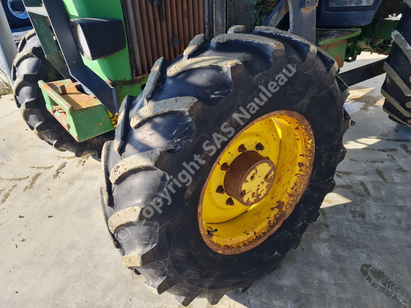 JOHN DEERE 2250