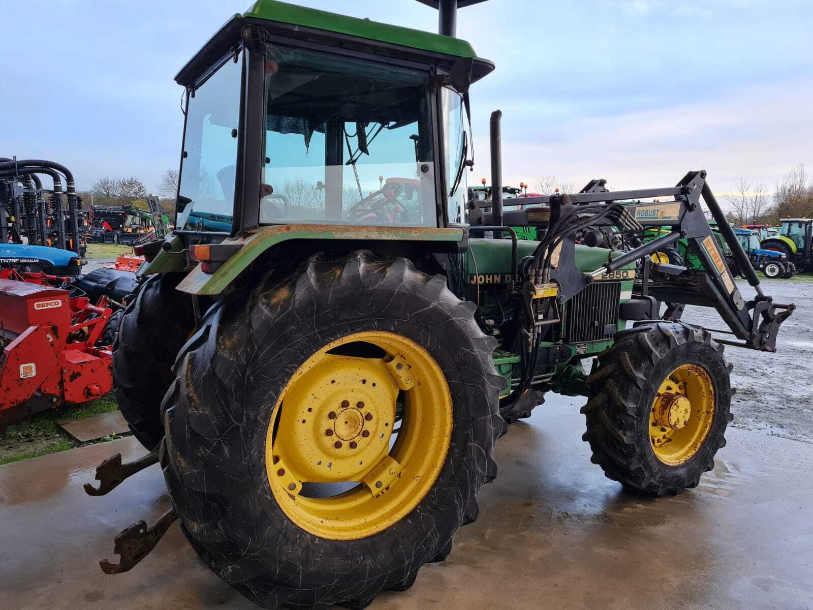 JOHN DEERE 2850