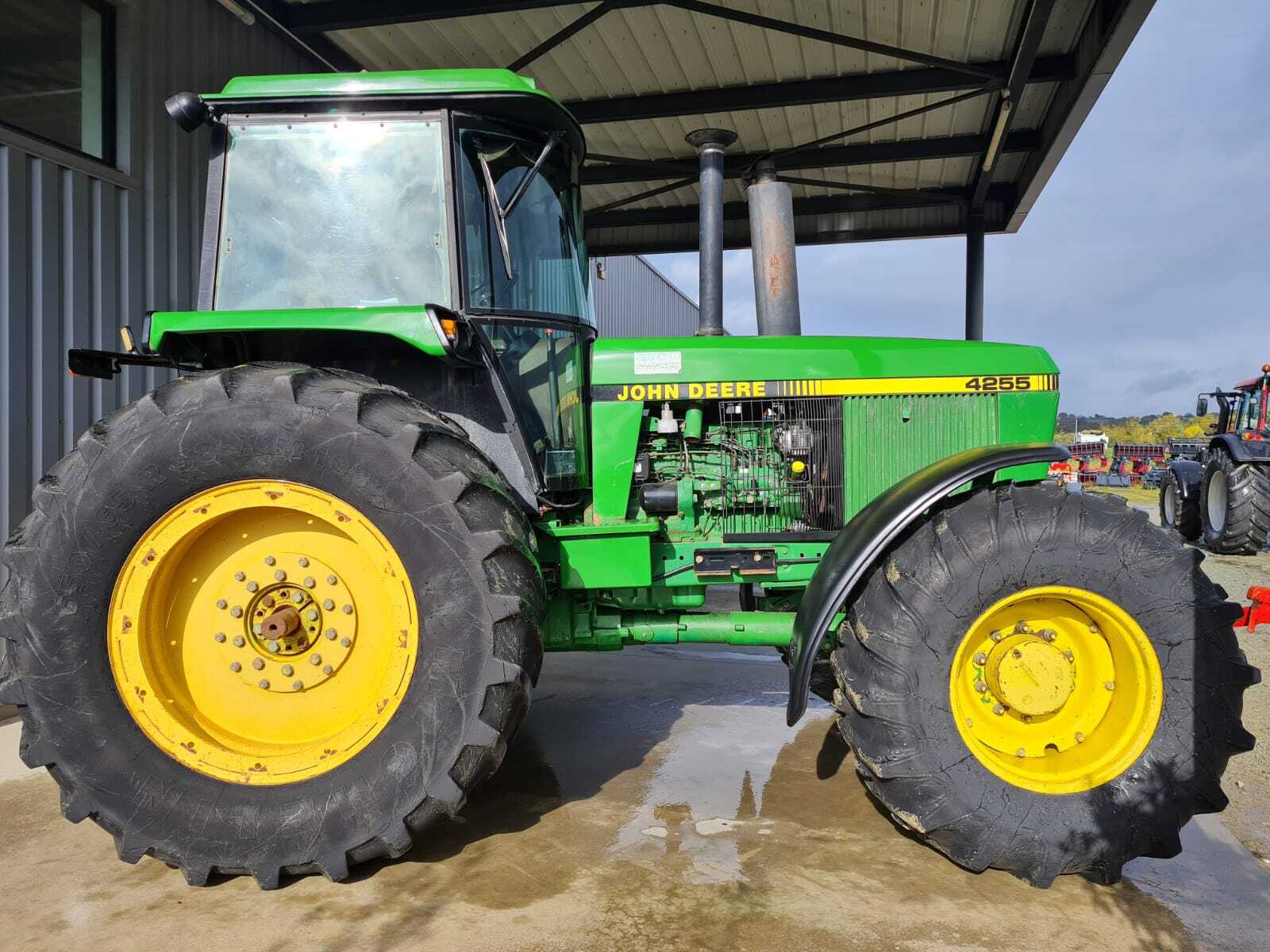 JOHN DEERE 4255