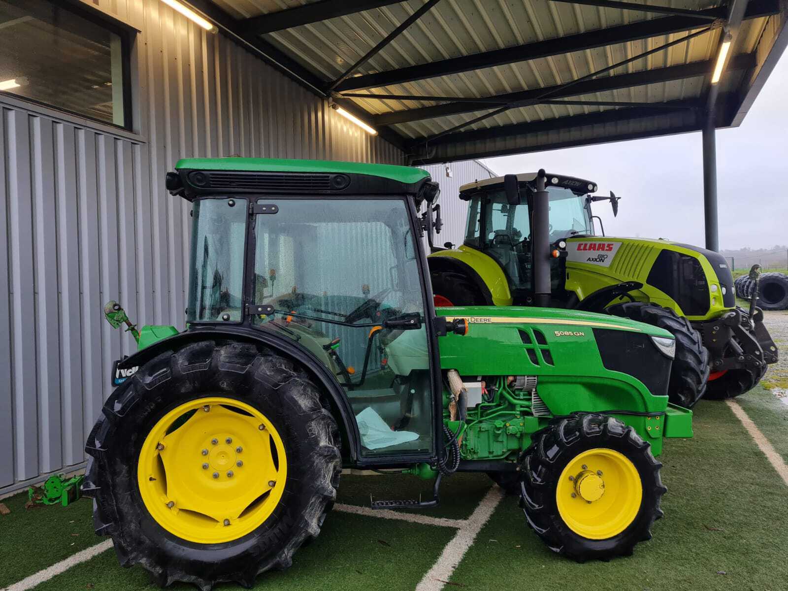 JOHN DEERE 5085 GN