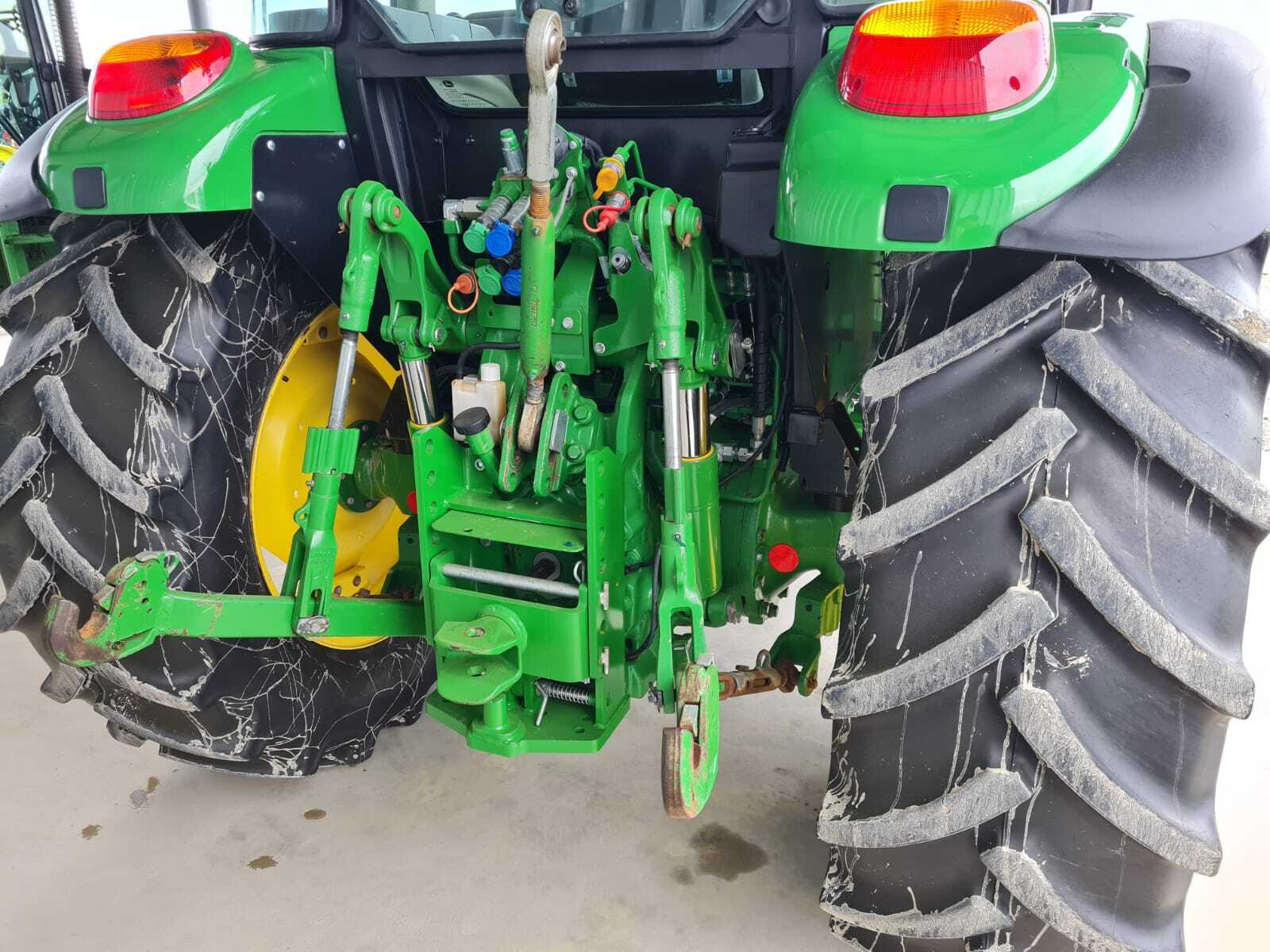 JOHN DEERE 5090M