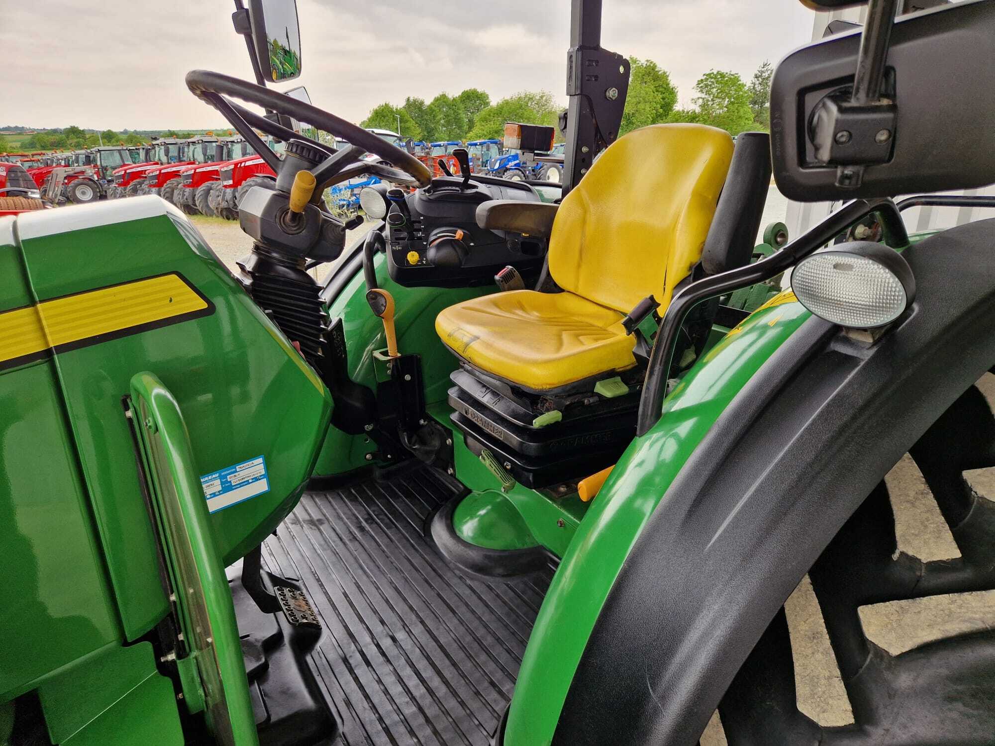 JOHN DEERE 5090M