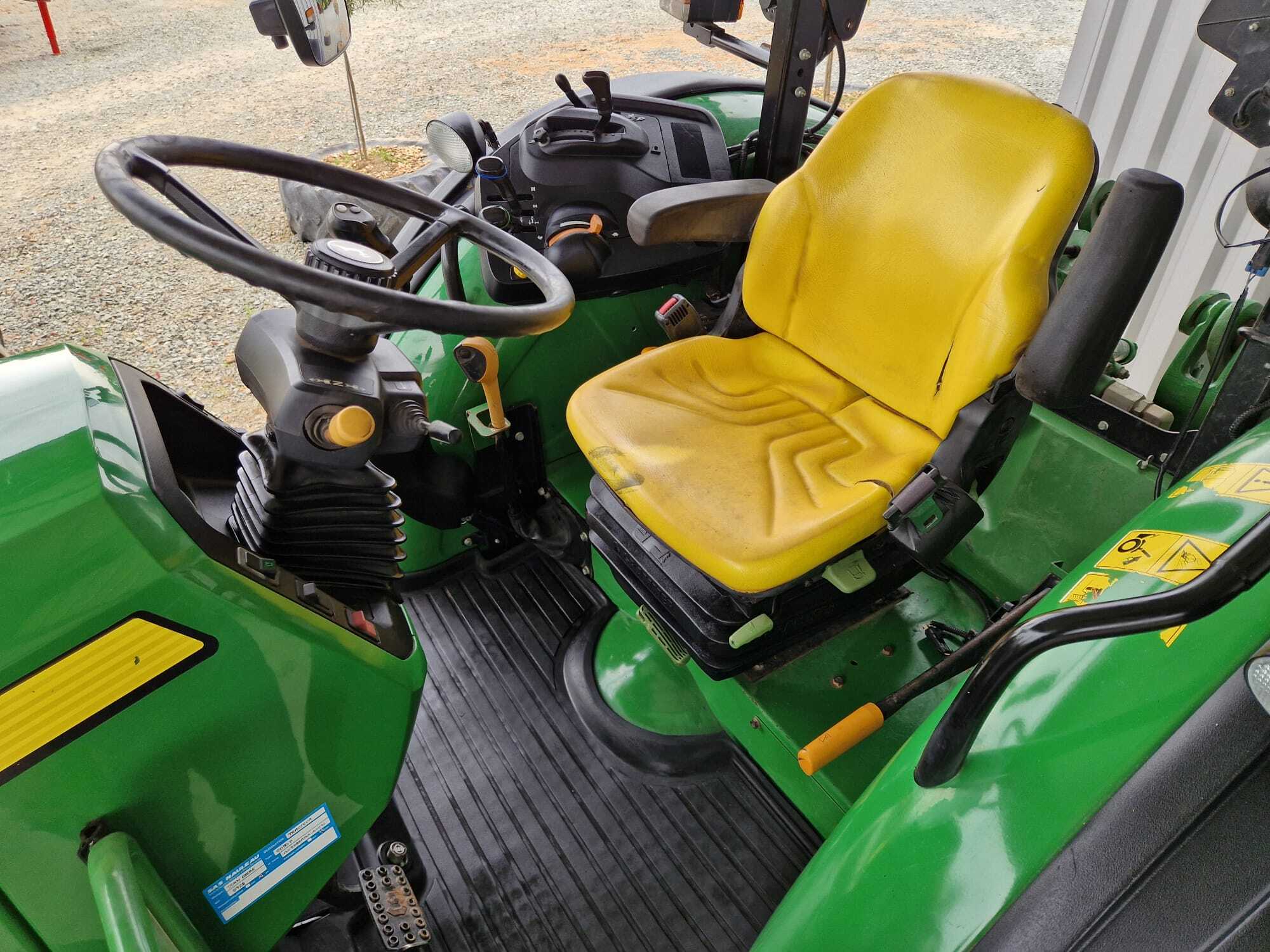 JOHN DEERE 5090M