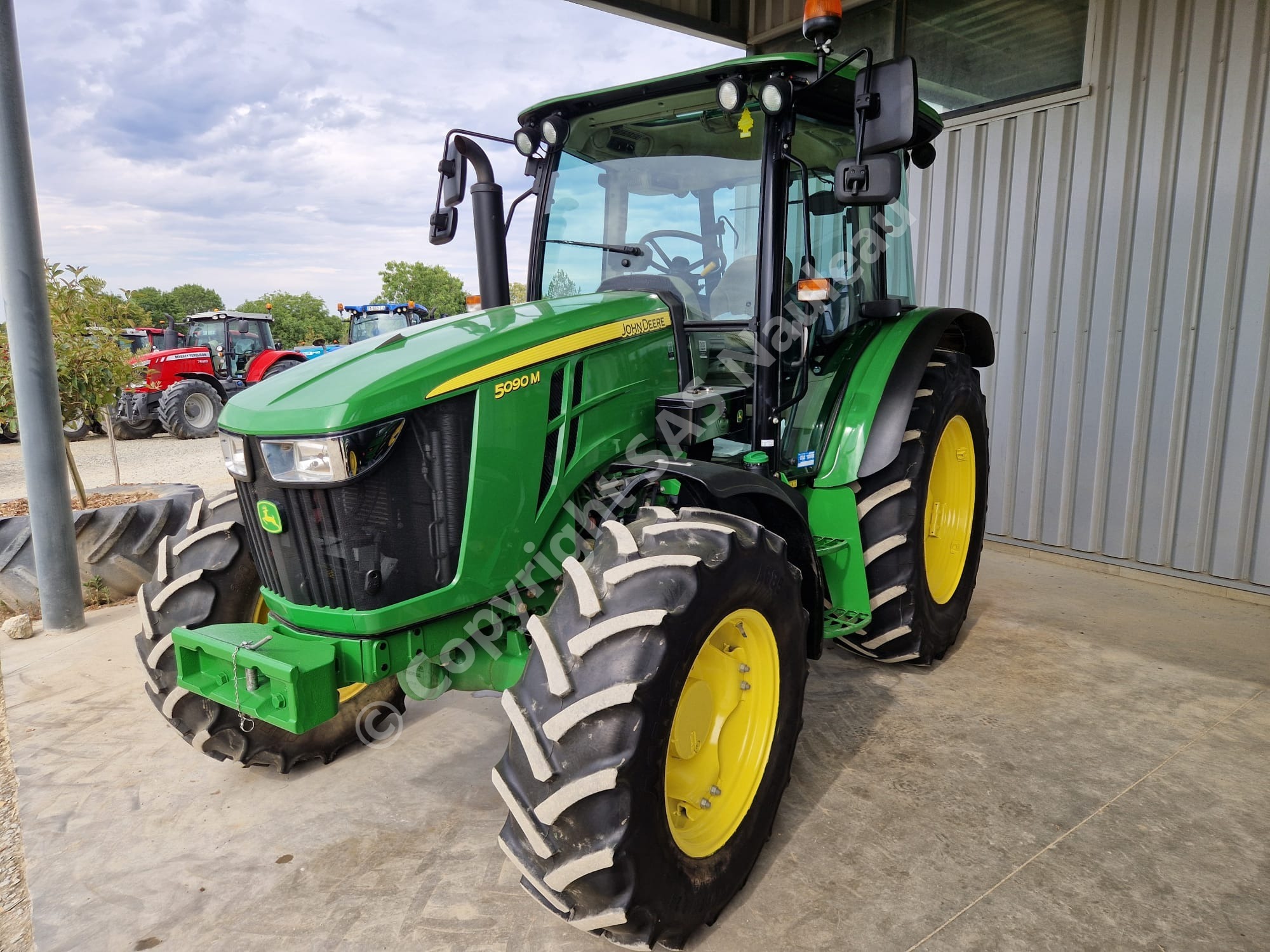 JOHN DERRE 5090M