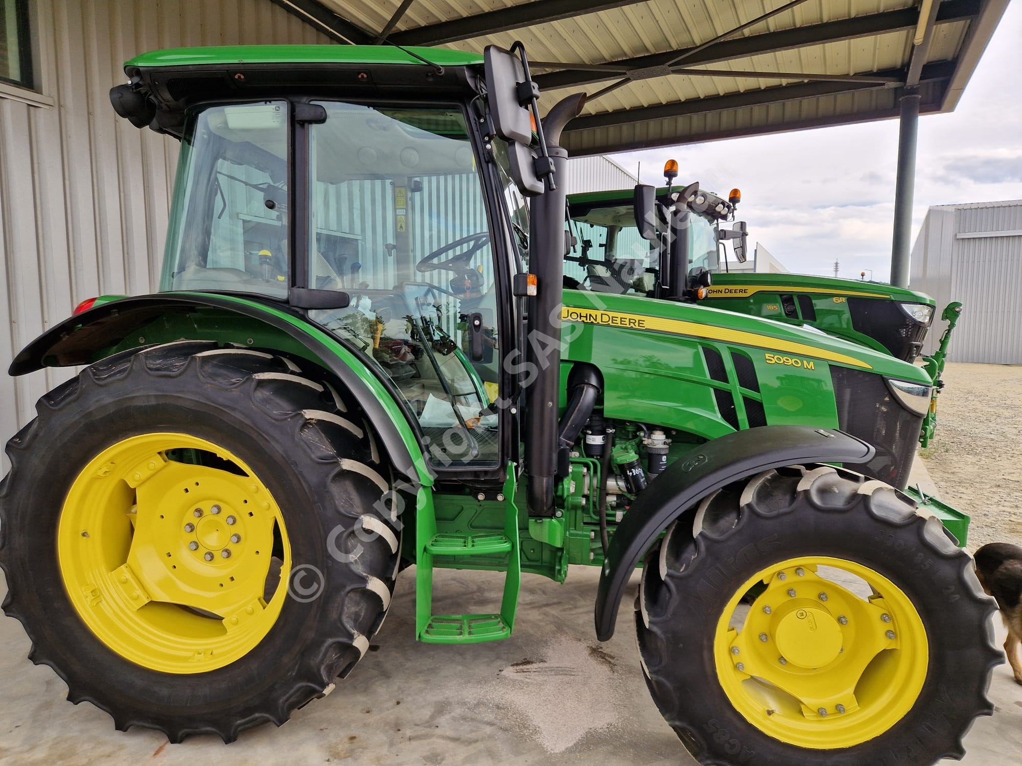JOHN DERRE 5090M