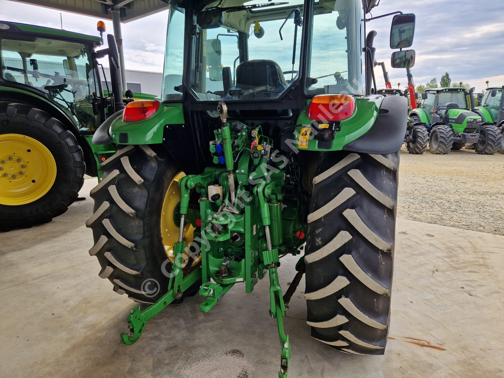 JOHN DERRE 5090M