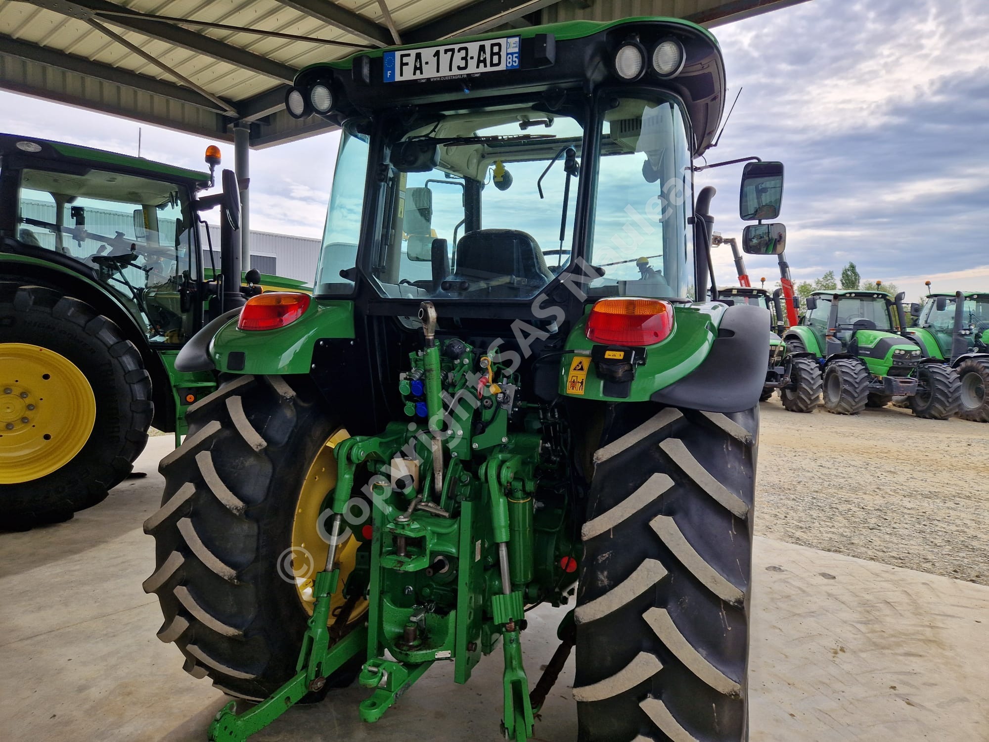 JOHN DERRE 5090M