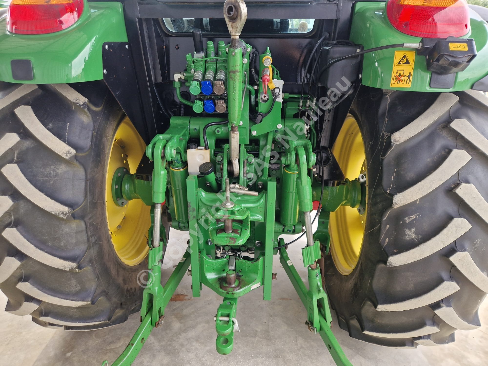 JOHN DERRE 5090M