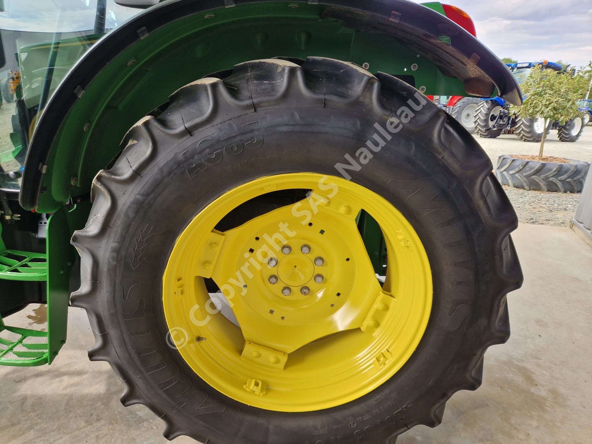 JOHN DERRE 5090M
