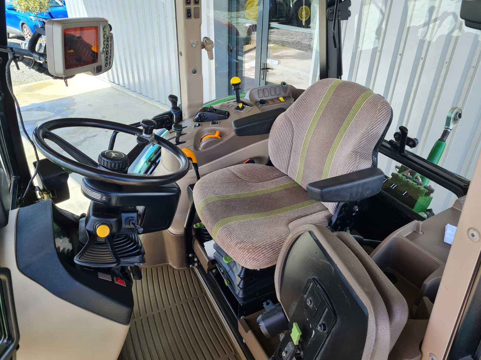 JOHN DEERE 5090M