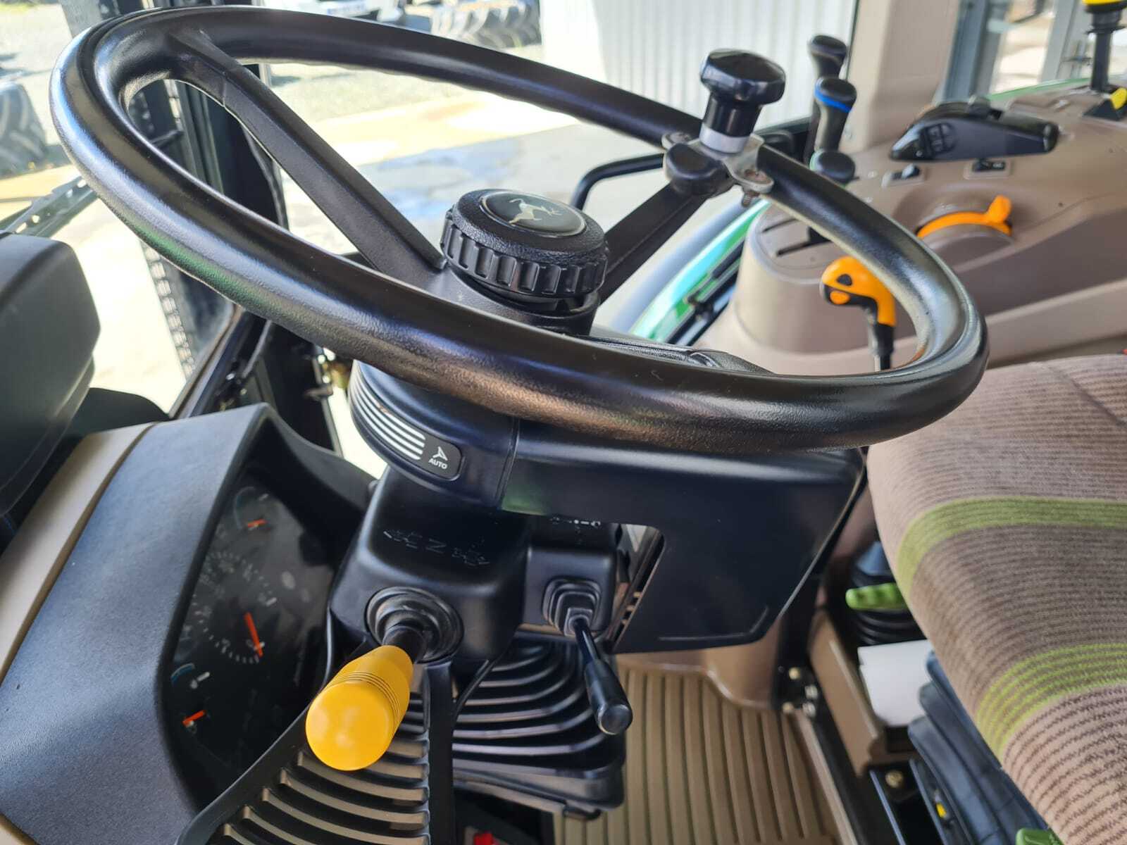 JOHN DEERE 5090M