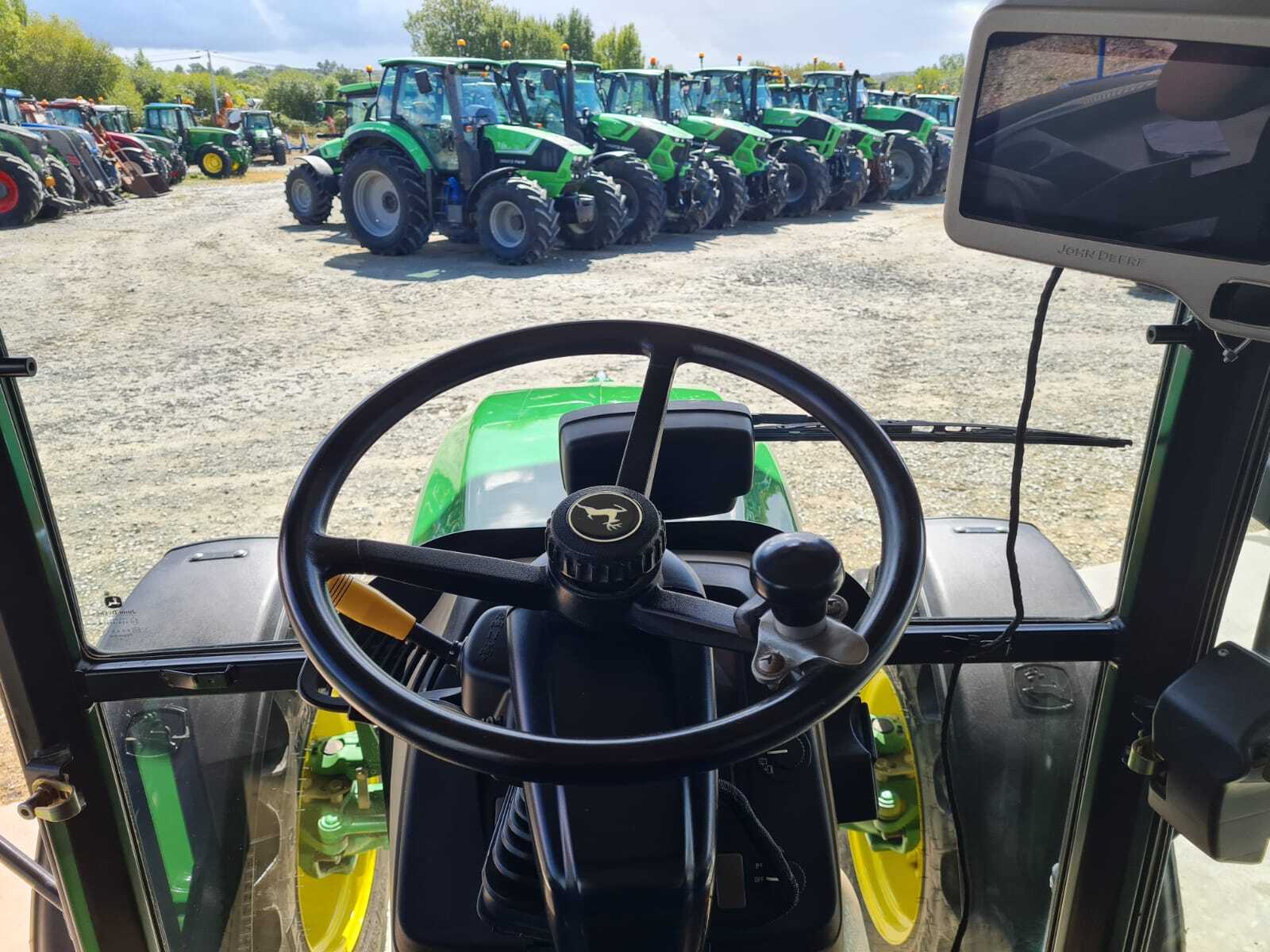 JOHN DEERE 5090M