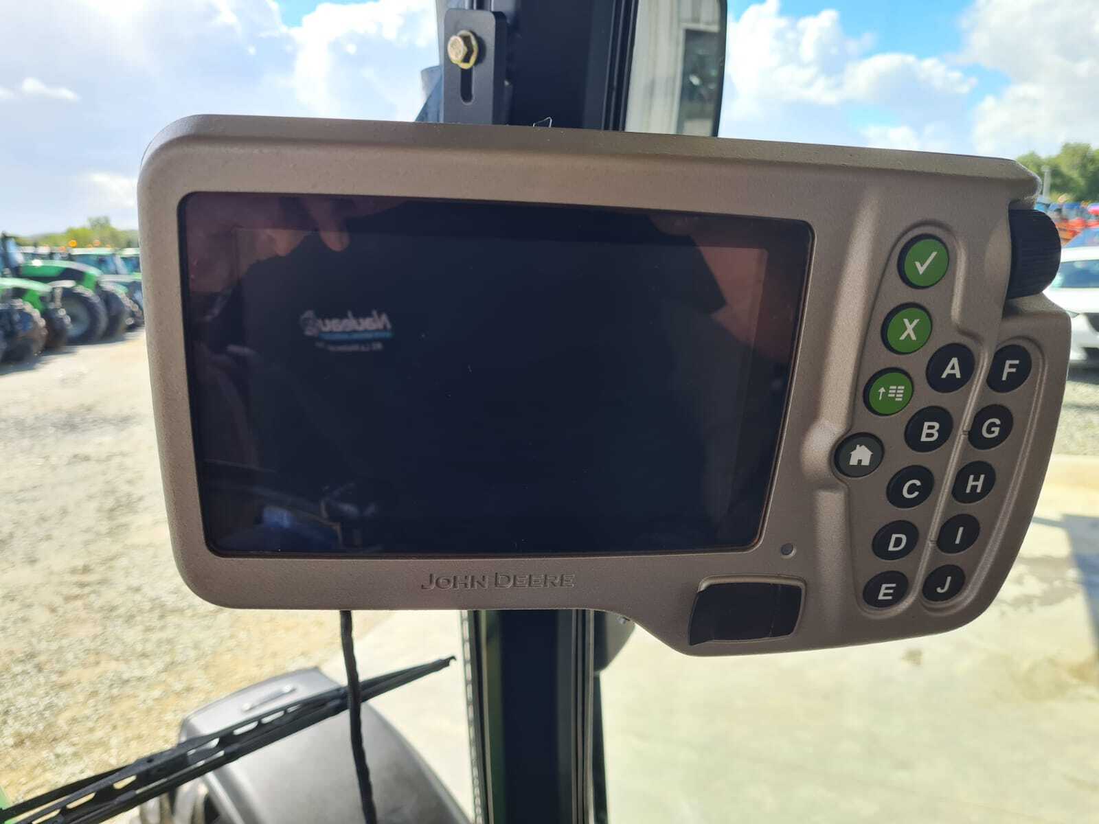 JOHN DEERE 5090M