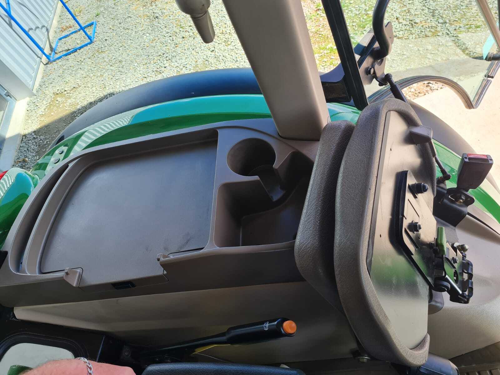 JOHN DEERE 5090M