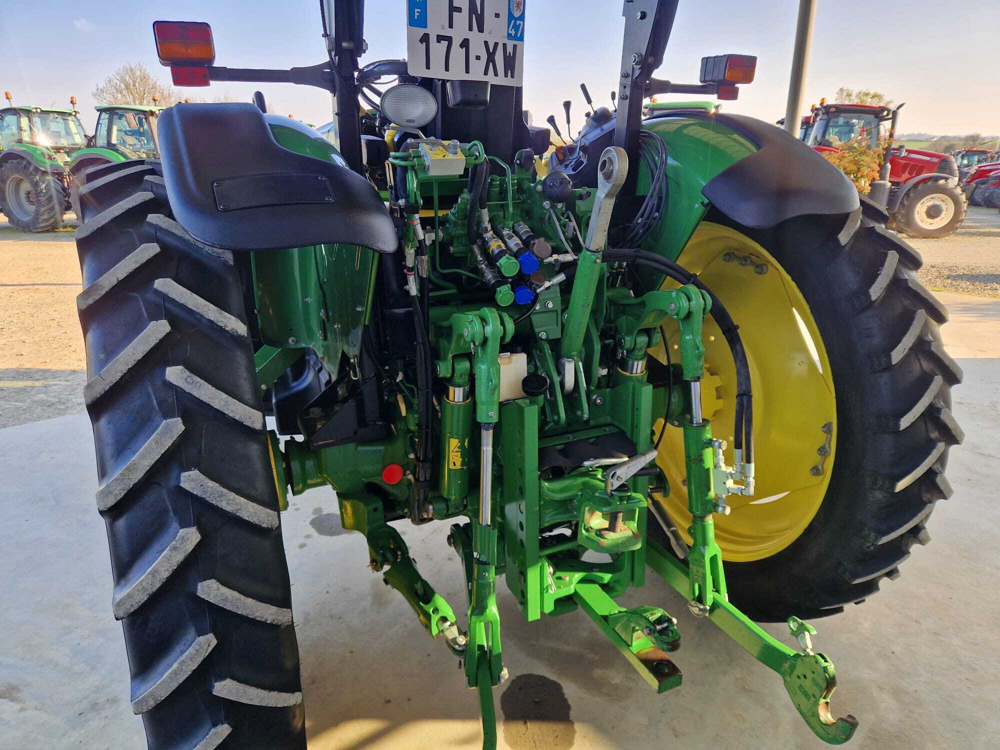 JOHN DEERE 5090M AUTOTRAC