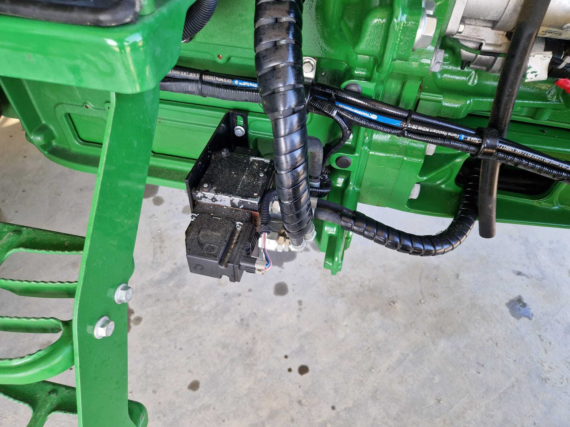 JOHN DEERE 5090M AUTOTRAC