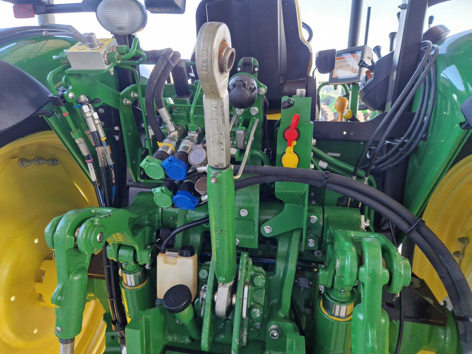 JOHN DEERE 5090M AUTOTRAC