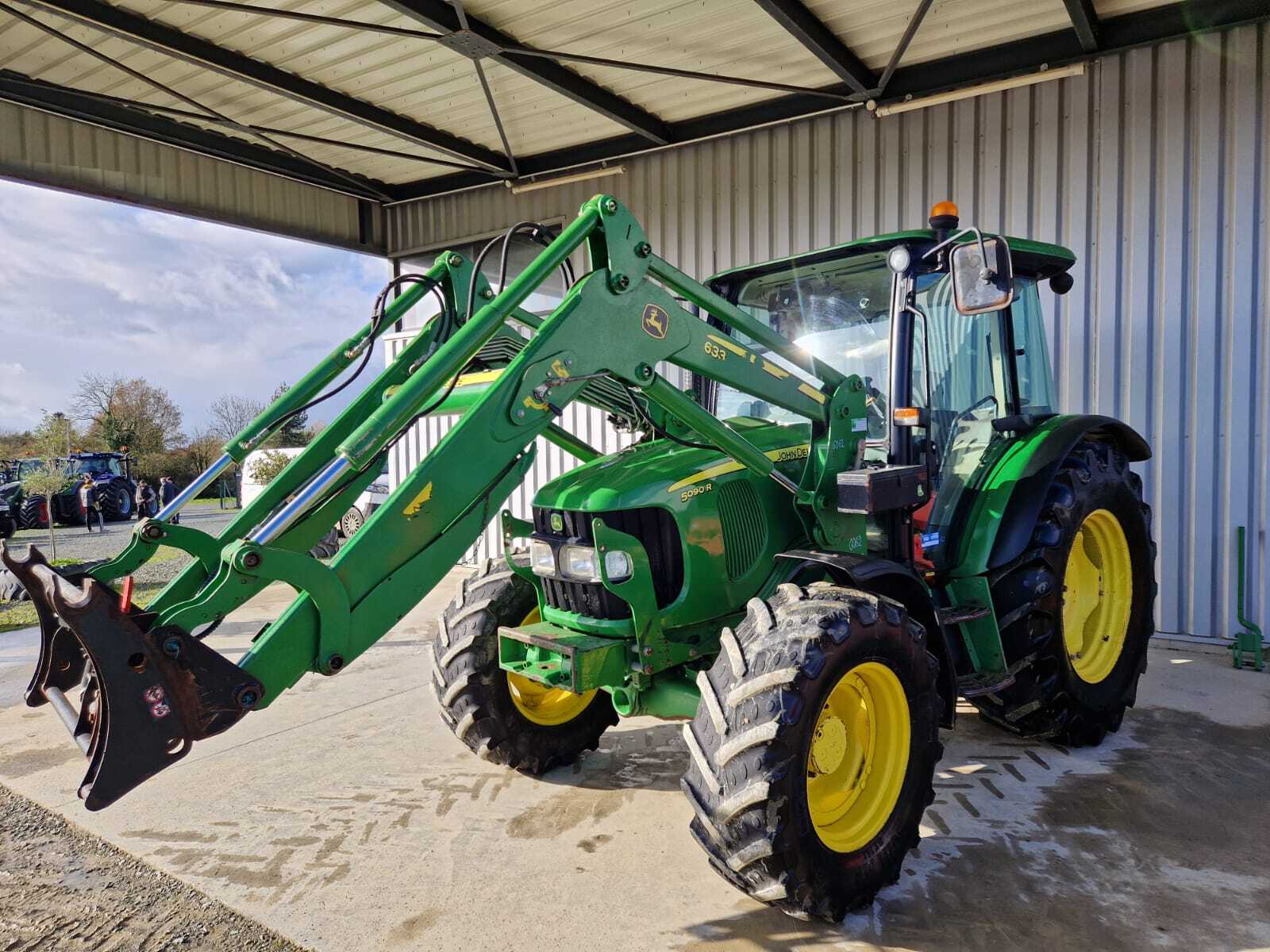 JOHN DEERE 5090R