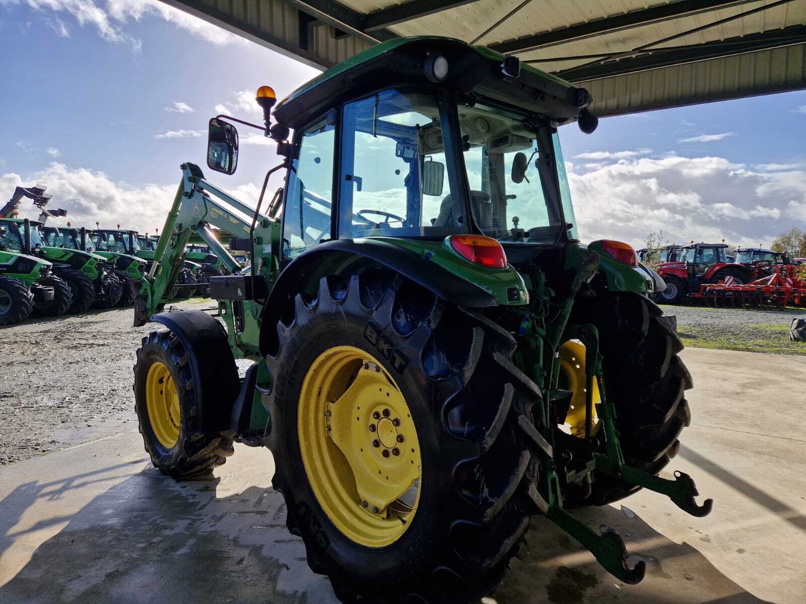 JOHN DEERE 5090R