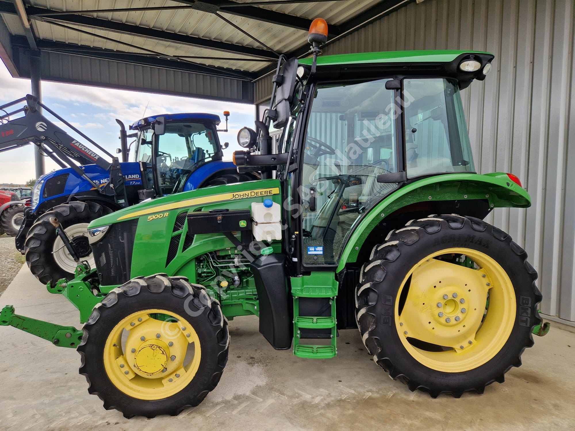JOHN DEERE 5100R