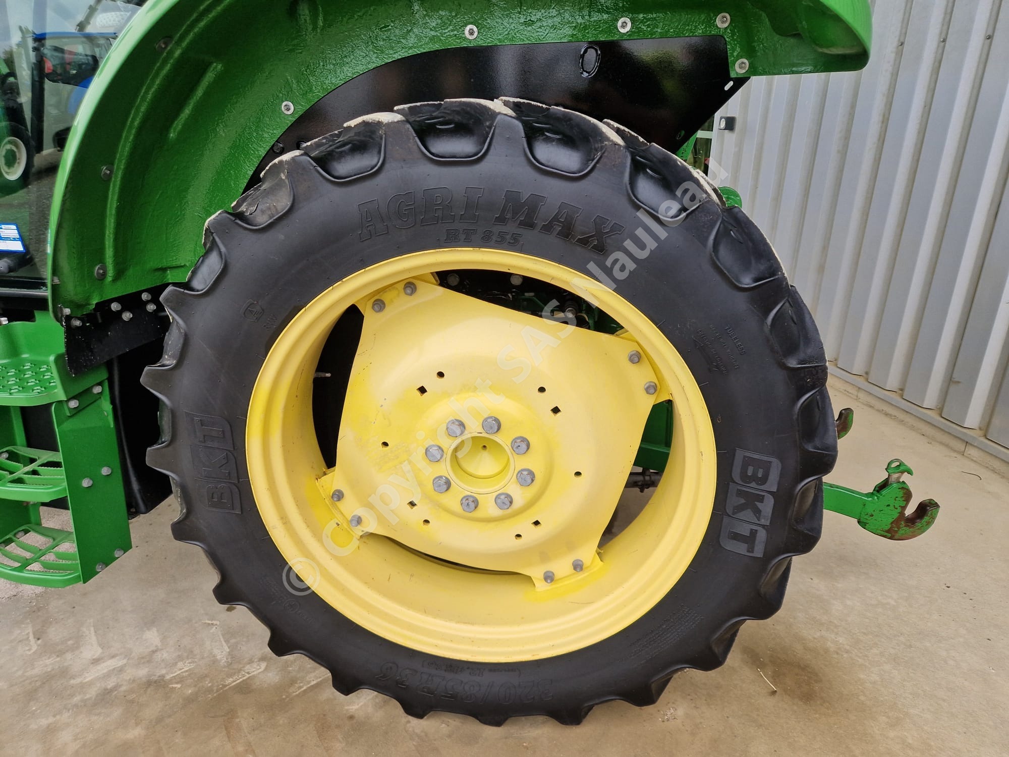 JOHN DEERE 5100R