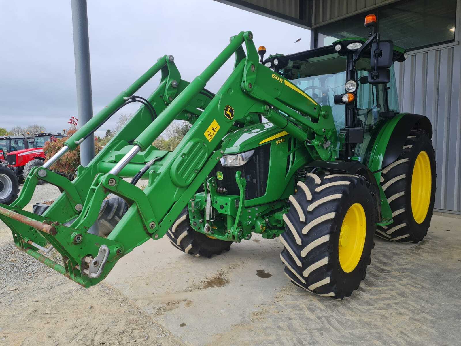 JOHN DEERE 5125R