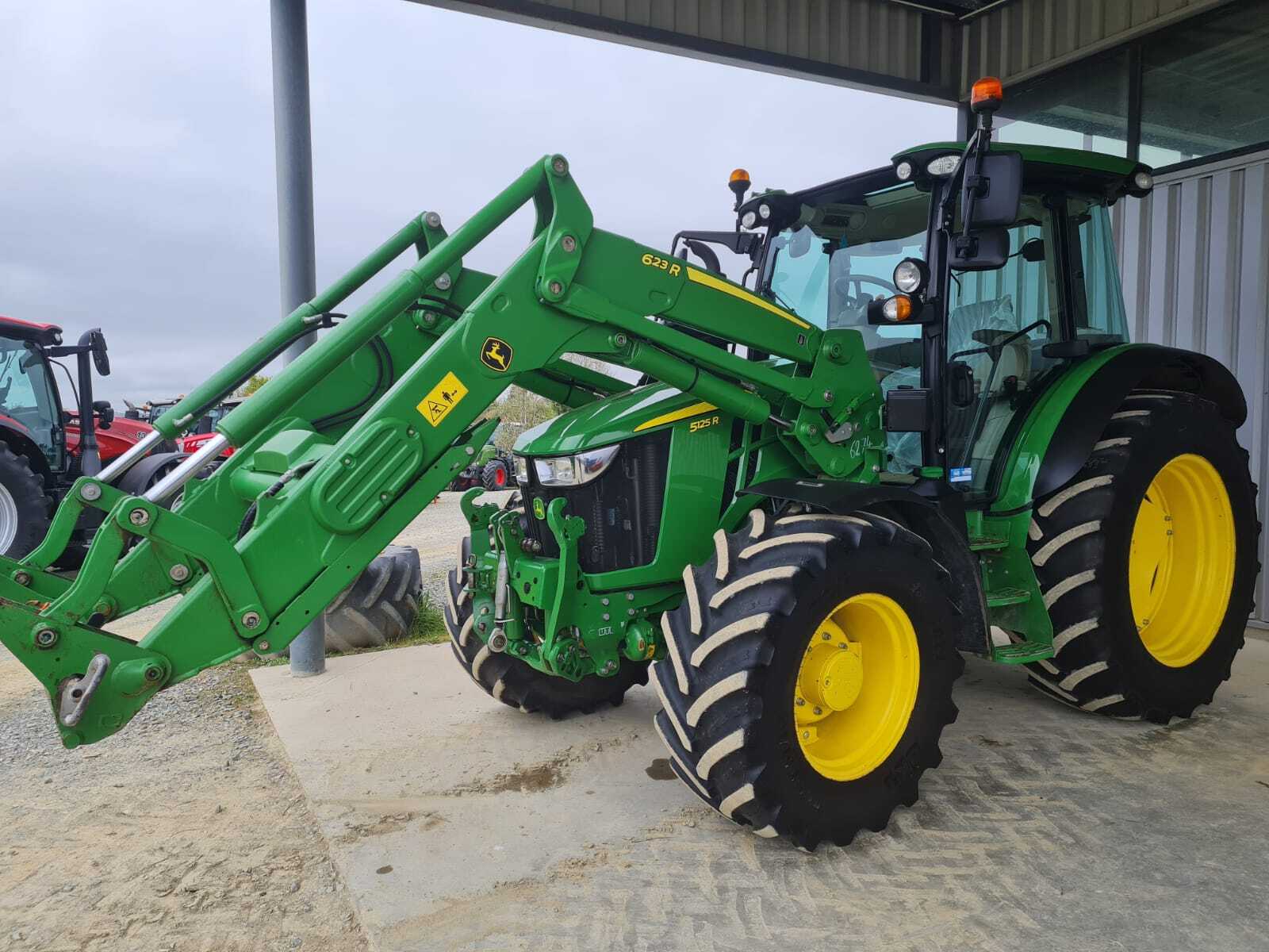 JOHN DEERE 5125R