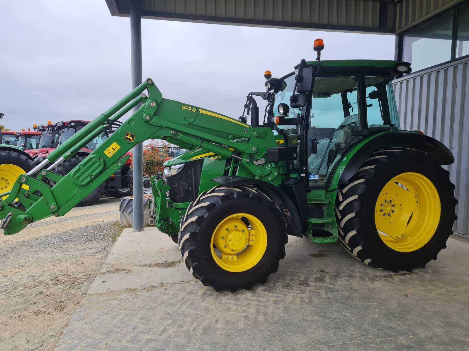 JOHN DEERE 5125R
